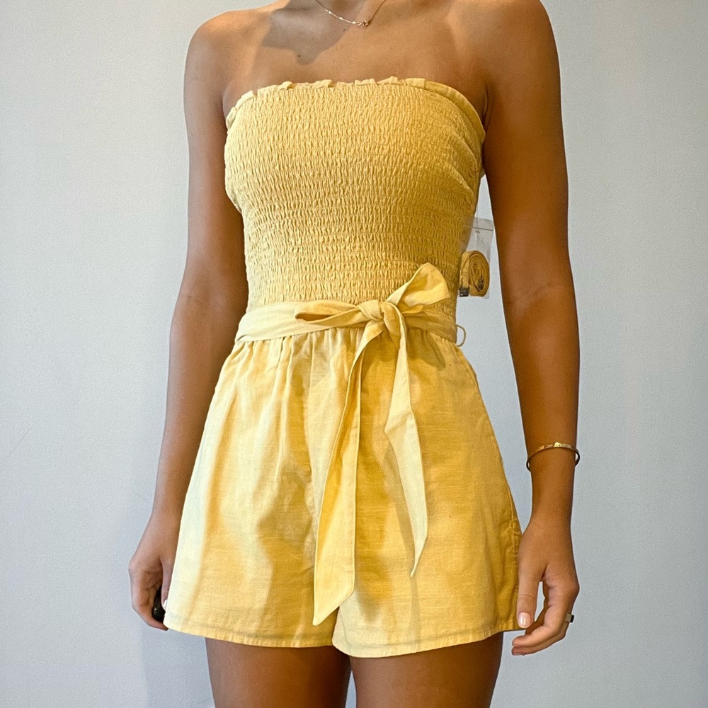 Abercrombie & Fitch yellow romper size XS